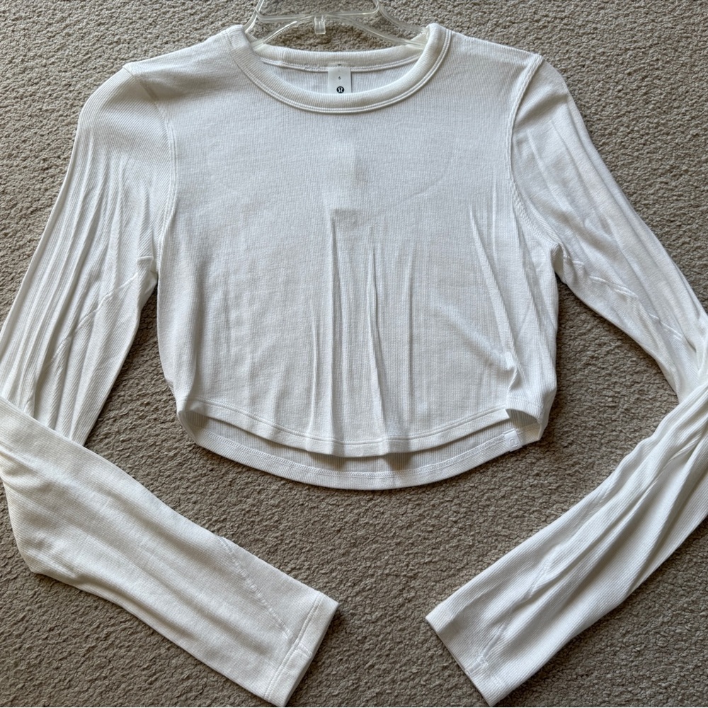NWT Lululemon Hold Tight Cropped T Shirt Top Tee Size 6 White Long Sleeve Knit